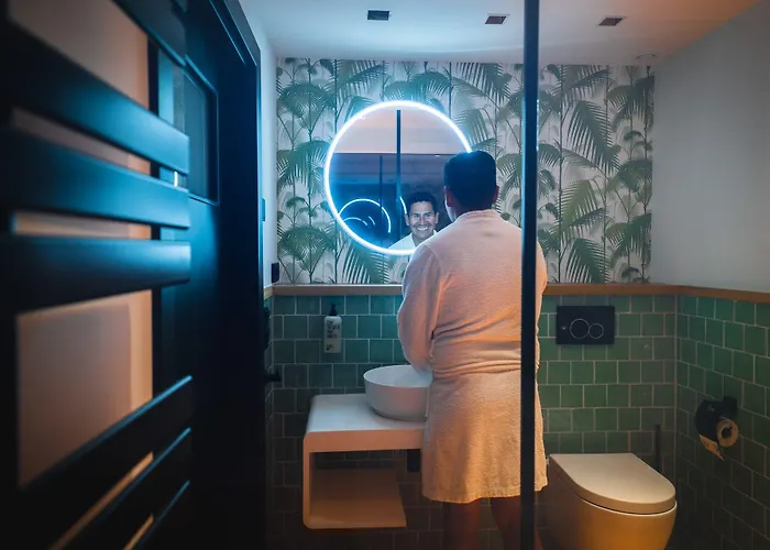 فندق Koncept International 3*