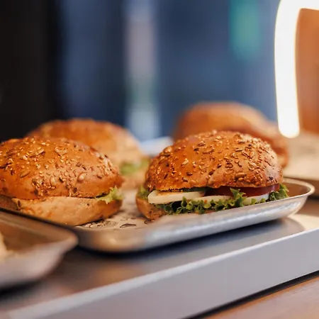 Hotel Koncept International 3*