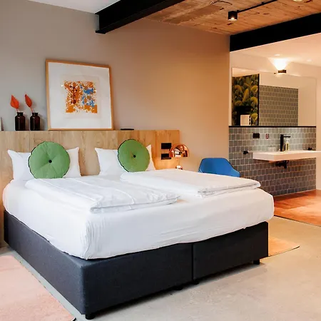 Koncept International 3*