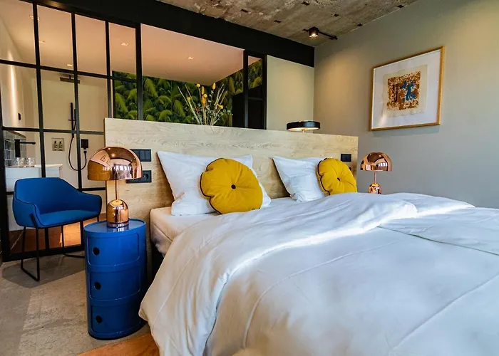 Koncept International 3*