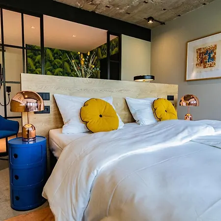 Koncept International 3*