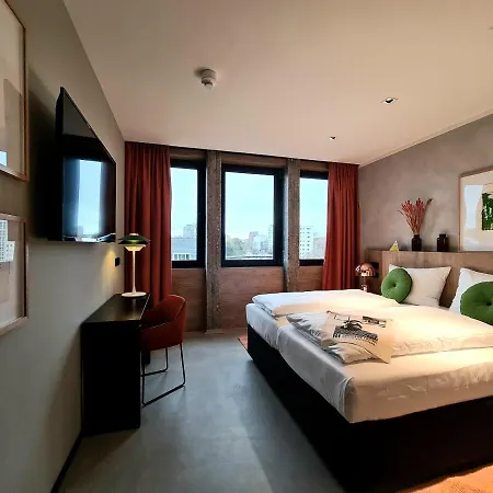 Koncept International 3*