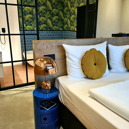 Koncept International 3*